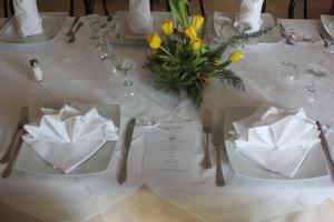 Reštaurácia alebo iné gastronomické zariadenie v ubytovaní Hotel Nuova Orchidea