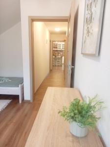 Posteľ alebo postele v izbe v ubytovaní Apartmán pod Sivým vrchom