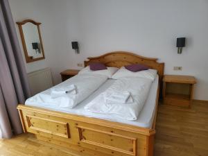 Letto o letti in una camera di Gasthof Ramona