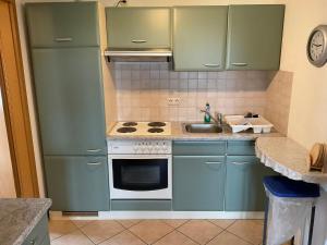 Kuchyň nebo kuchyňský kout v ubytování Lorisch 3 - 1 Etage - ABC339