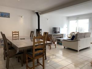 エルキにある534 - Maison 3 chambres en plein centre d'Erquy, à proximité de toutes commoditésのギャラリーの写真