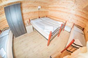 Postel nebo postele na pokoji v ubytování Obora camping