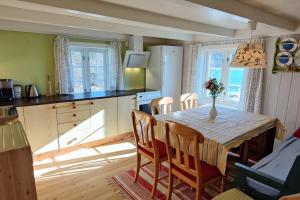 Kjøkken eller kjøkkenkrok på Edvinstua Solbakken Feriehus