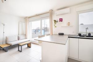 Kuchnia lub aneks kuchenny w obiekcie Appartement T2 neuf - Grande Terrasse de 25m2