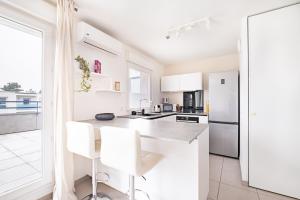 Kuchnia lub aneks kuchenny w obiekcie Appartement T2 neuf - Grande Terrasse de 25m2