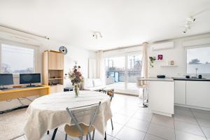 Kuchnia lub aneks kuchenny w obiekcie Appartement T2 neuf - Grande Terrasse de 25m2
