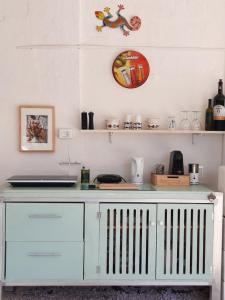 Kuhinja oz. manjša kuhinja v nastanitvi Casa Trullo Bianco: Casa Limone