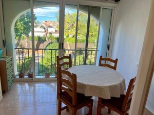 Μπαλκόνι ή βεράντα στο Schnuckelige Wohnung nähe Meer