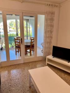 Μια τηλεόραση ή/και κέντρο ψυχαγωγίας στο Schnuckelige Wohnung nähe Meer