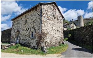 Gambar di galeri bagi Maison de campagne di Saint-Étienne-Lardeyrol