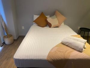 Postel nebo postele na pokoji v ubytování Modernos departamentos tipo LOFT a dos calles del estadio