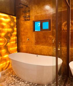 Hotel "Ala Residencias"的一间浴室