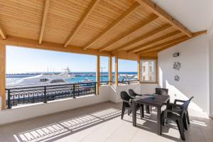 Balkón nebo terasa v ubytování Port house with amazing sea view and jacuzzi
