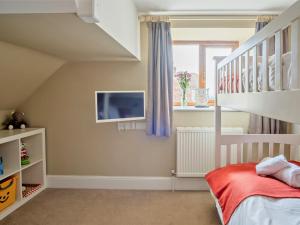 Ένα ή περισσότερα κρεβάτια σε δωμάτιο στο 3 bed in Shorwell 74209