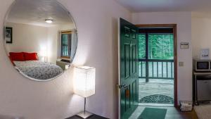 Kuchyň nebo kuchyňský kout v ubytování Green Springs Inn