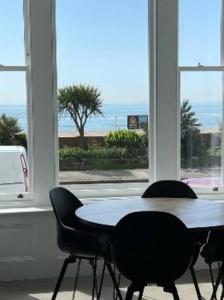 Gallery image of 3 Bedroom, 3 bathroom large flat with sea views! in Hastings
