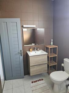 Vannituba majutusasutuses Villa du marquis avec piscine