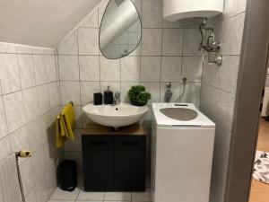 Baðherbergi á Gemütliche Garconniere im Zentrum von Pregarten
