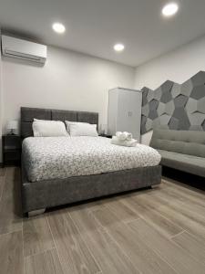 Academy's Modern Apartments By Aesthetic & Luxurious Living