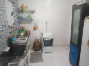 Η κουζίνα ή μικρή κουζίνα στο Espaço Só Alegria em Parnamirim-RN