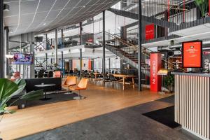 Restaurant o un lloc per menjar a Aiden by Best Western Stockholm Arlanda Airport