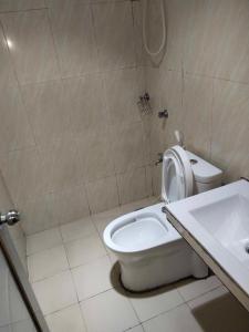 Phòng tắm tại Meaco Royal Hotel - Valenzuela