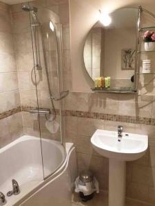 Koupelna v ubytování Seagull-Charming Two Bed Ground Floor Retreat, Can sleep 6