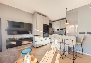 Nestor&Jeeves -PERLE DOREE - Terrace - Design