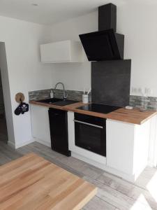 Dapur atau dapur kecil di Gîte des 3 Pics dans les Hautes-Pyrénées