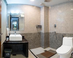 Un baño de Pokhara Alpine and Springs