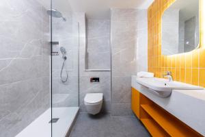 Ένα μπάνιο στο Hotel Killarney