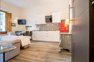 A kitchen or kitchenette at Thousand Dreams Suite