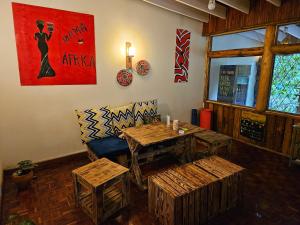Posezení v ubytování Mad Vervet Nairobi Backpackers Hostel