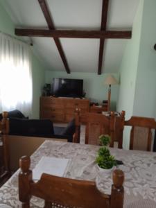 TV o dispositivi per l'intrattenimento presso Guest House Keserovic