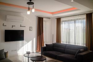 Ruang duduk di Villa Rozerin