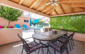 Patio alebo iná vonkajšia časť ubytovania Apartment Raduniceva V