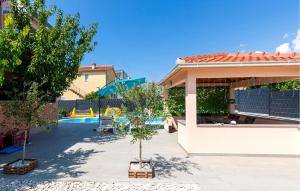 Bazén v ubytovaní Apartment Raduniceva V alebo v jeho blízkosti