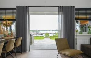 Μπαλκόνι ή βεράντα στο Nice Home In Kerkdriel With Wi-Fi
