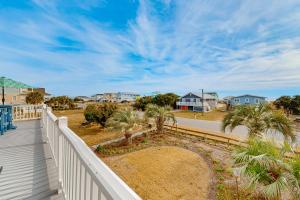 Gallery image of Breathe Easy in Oak Island