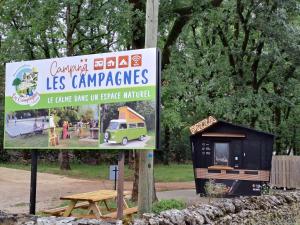 Camping les Campagnes的证书、奖牌、标识或其他文件