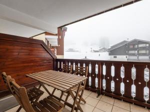 A balcony or terrace at Les Sitelles - 12 - Appt vue montagne - 6 pers
