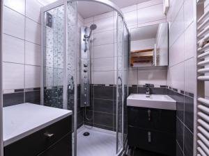 A bathroom at Les Sitelles - 12 - Appt vue montagne - 6 pers
