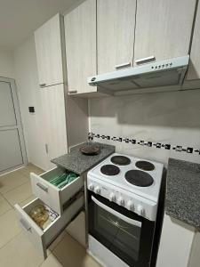Köök või kööginurk majutusasutuses Edificio Misionero Klein