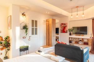 Μια τηλεόραση ή/και κέντρο ψυχαγωγίας στο Central Kifissia ÁPPεROL Malomar Homing