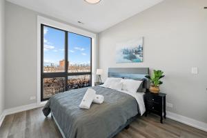 Fotografie z fotogalerie ubytování Designer 3bed 2bath New Apt w Ample Hangout Space v destinaci Chicago