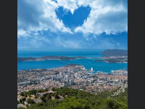 Fotografie z fotogalerie ubytování T2 Saint-Mandrier-sur-Mer v destinaci Saint-Mandrier-sur-Mer + 5 fotografií