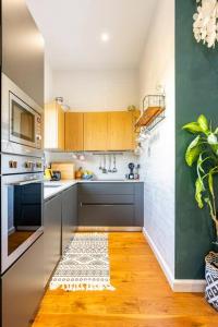 Dapur atau dapur kecil di Seabreeze Retreat with terrace - St Julians