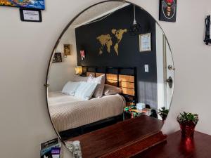 Postel nebo postele na pokoji v ubytování Starry Night Inn