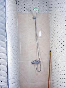 Ένα μπάνιο στο Boilers Surf House