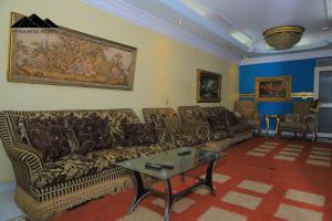 Istumisnurk majutusasutuses Pyramita Hotel